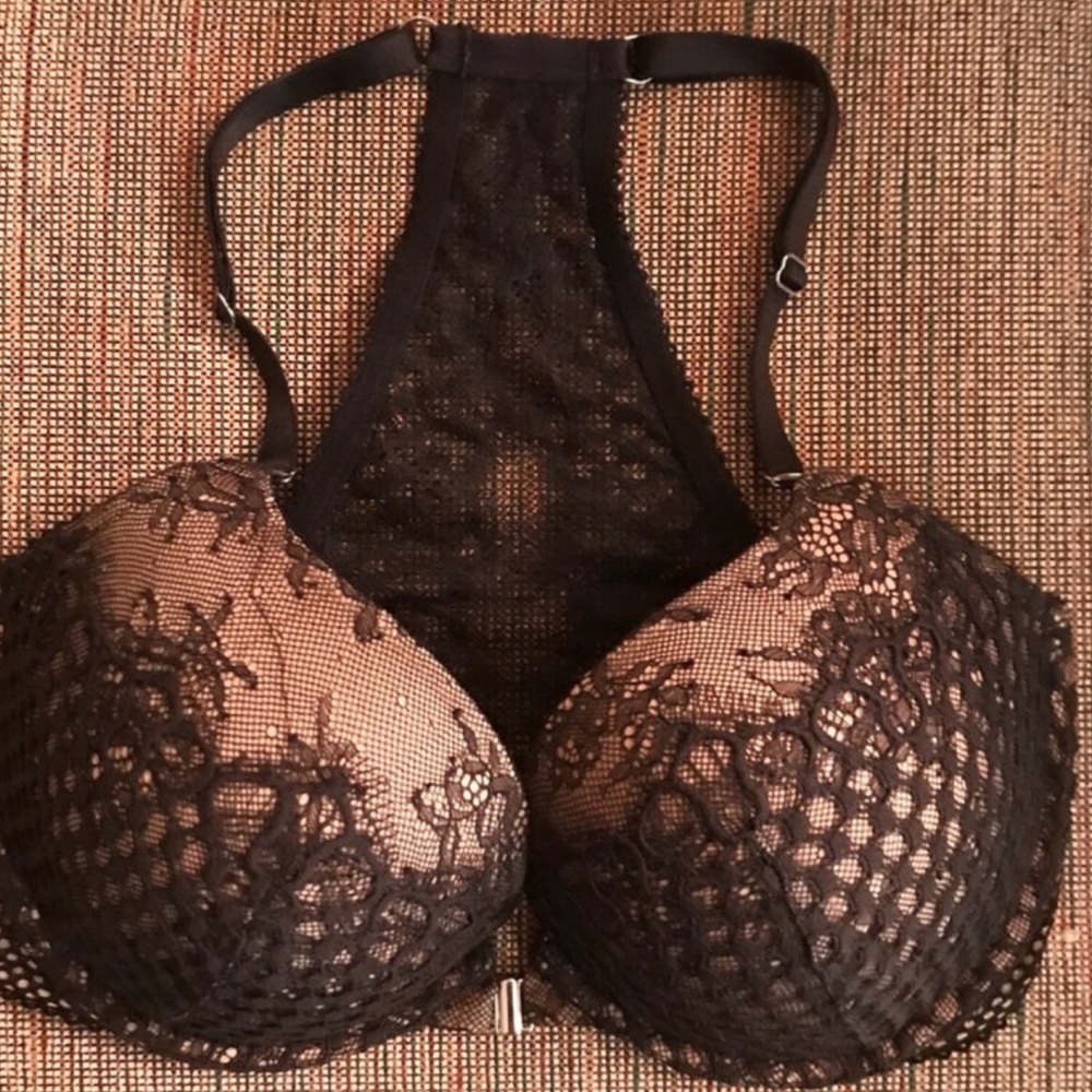 NWT Victoria’s Secret Very Sexy lace  Push up 32D